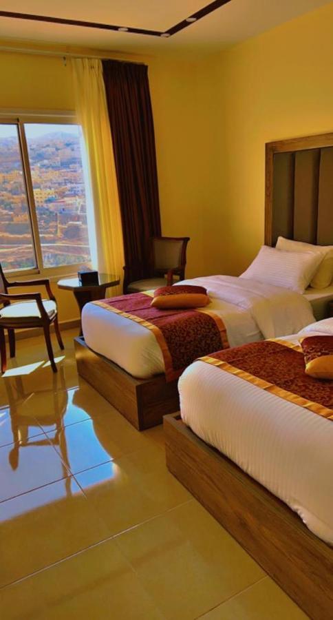 Shaqilath Hotel Wadi Musa Exterior foto